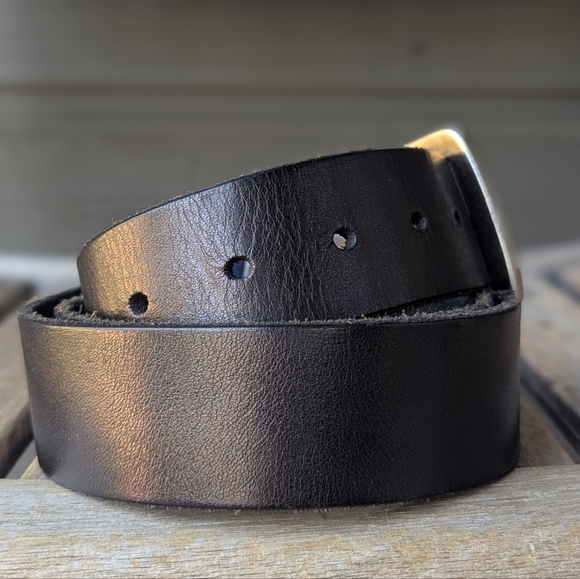 American Eagle Outfitters Black Genuine Leather Smooth Belt Size 34 - Picture 3 of 7